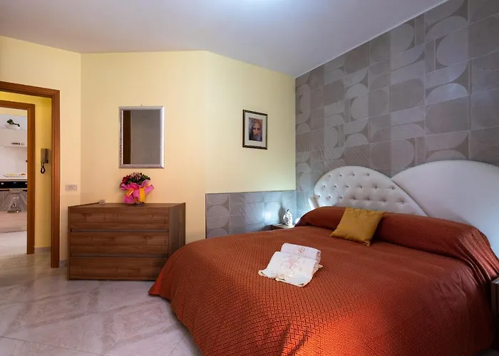 Paradiso Marino צ'פאלו